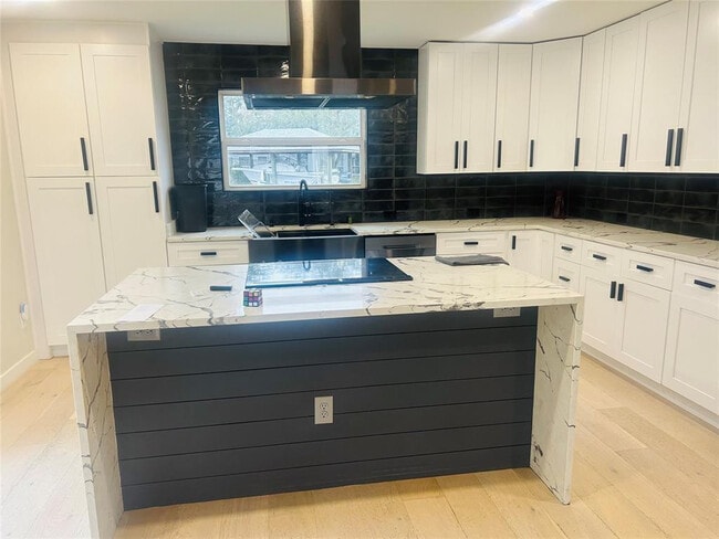 Building Photo - 4434 Coquina Dr