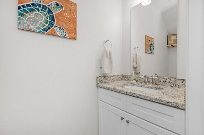 Building Photo - 1026 McLaren Cir