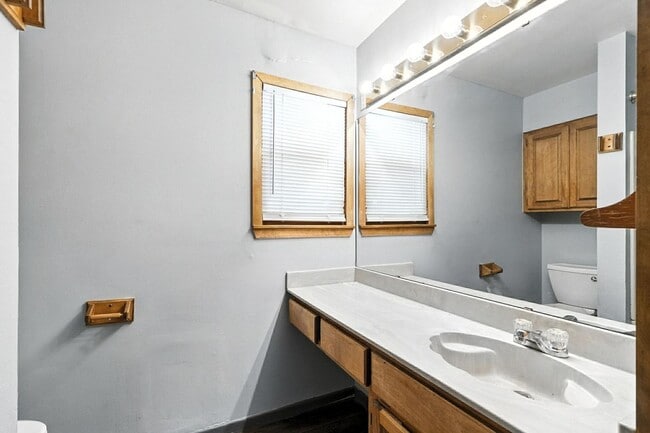 Building Photo - 3625 N 9th St