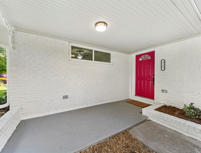 Building Photo - 4309 Stillbrooke Dr