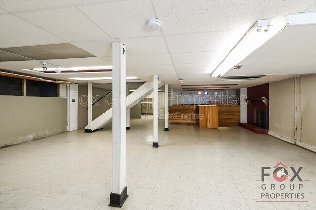 Building Photo - 2049 Charlotte Hwy