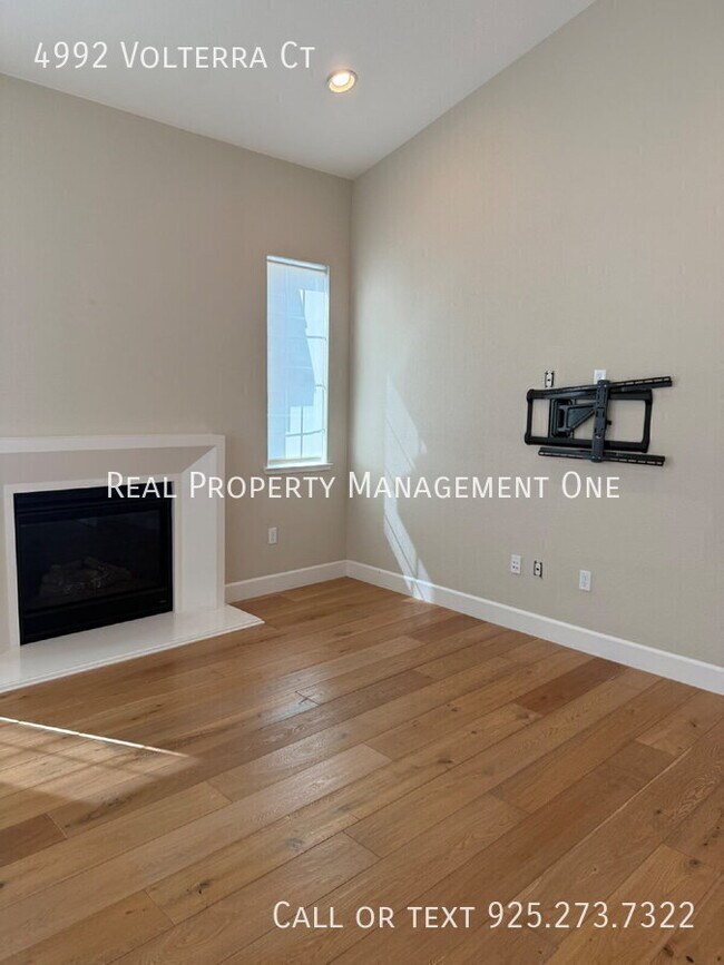 Building Photo - 4992 Volterra Ct