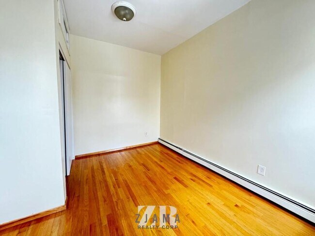 Building Photo - 2 bedroom in Brooklyn NY 11215