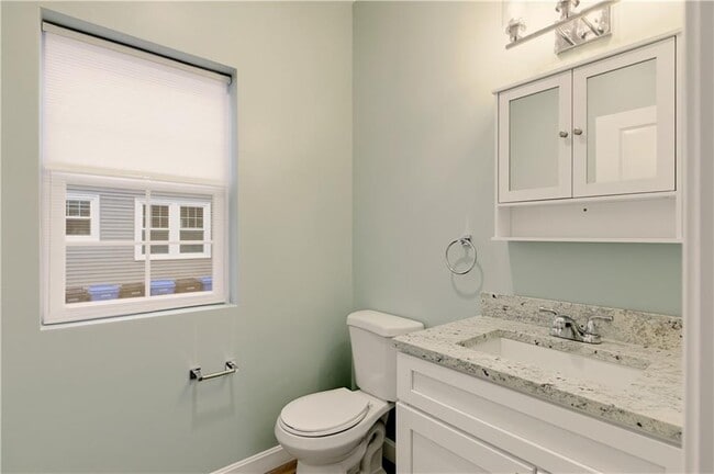 Building Photo - 47 Windsor Rd