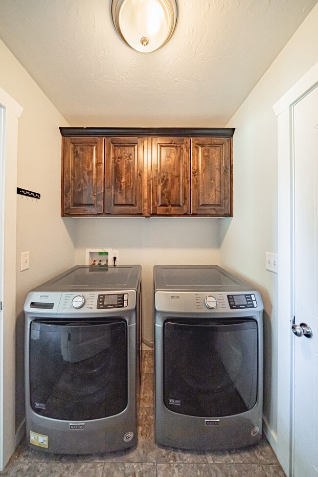 Building Photo - 416 W 260 N