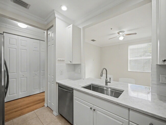 Building Photo - 1460 Corbison Point Pl