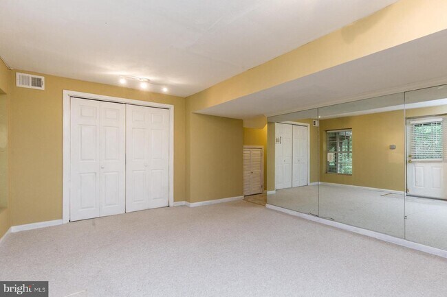Building Photo - 313 Sage Ln