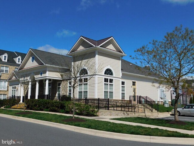 Building Photo - 937 Hidden Marsh St