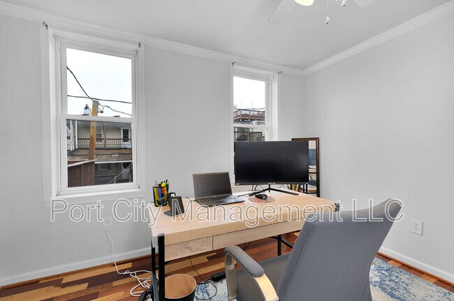 Building Photo - 127 S Robinson St