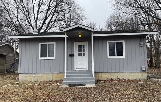 Primary Photo - 129 W Hall Ave