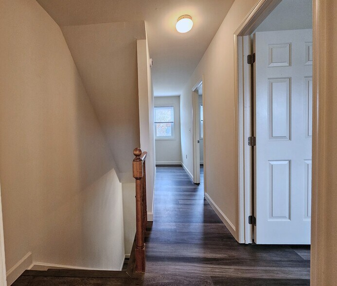 Building Photo - 396 Cardinal Rd