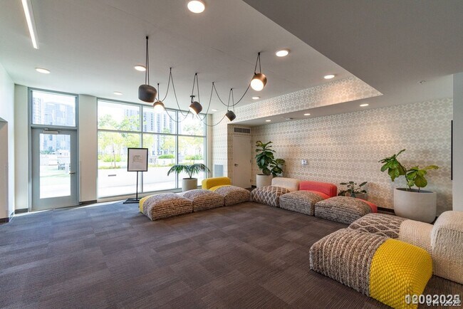 Building Photo - Ke Kilohana –$2700 Modern 1 Bed / 1 Bath Condo with Parking in Ward Village