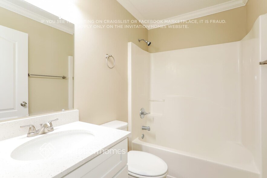 Building Photo - 901 Buttercup Dr