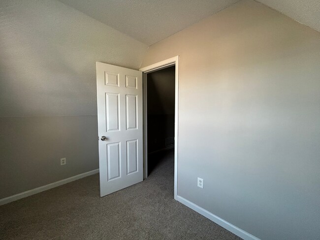 Building Photo - Spacious 4BR/2BA Olive Branch Home | 1,965 Sq Ft, Modern Fireplace, Bay Window & 2-Car Garage