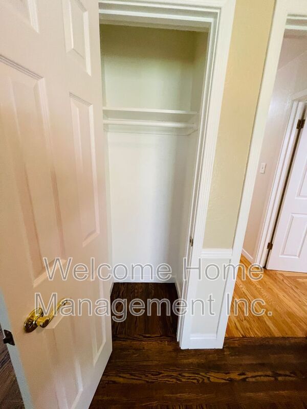 Building Photo - 2561 Olympic Blvd