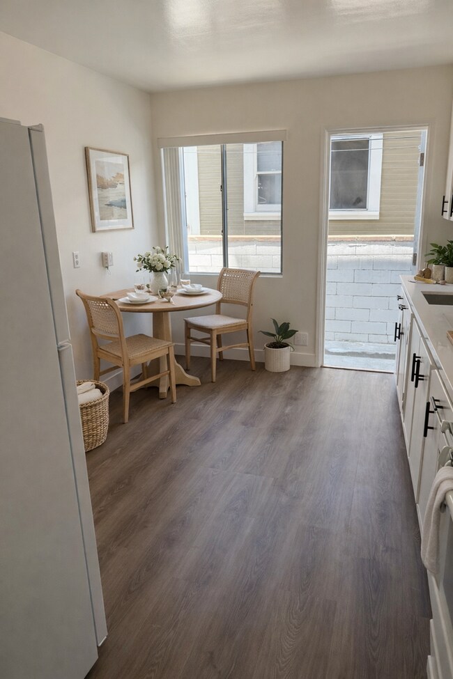 Building Photo - 4410-4416.5-44165 Louisiana St