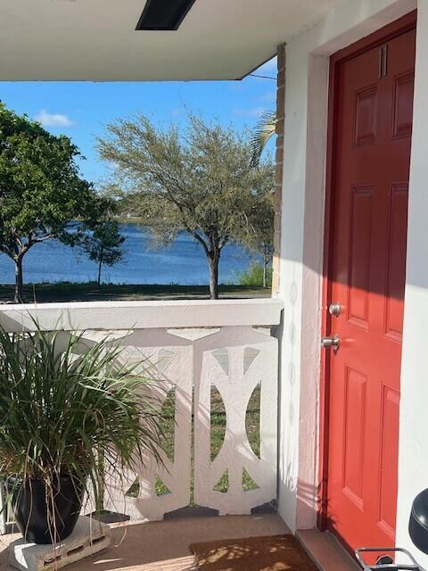 Building Photo - 2020 Lake Osborne Dr