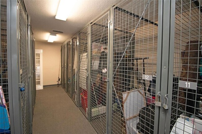 Building Photo - 6150 Gulfport Blvd S