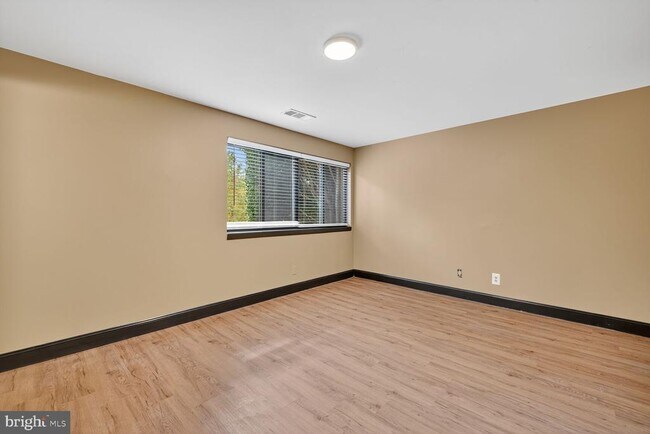 Building Photo - 10116 Little Pond Pl