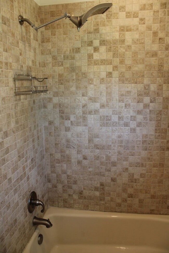 Building Photo - 140 Arvin Dr