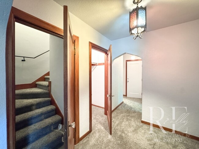 Building Photo - Waterfront Tudor | Private, Vintage Charm with Casita