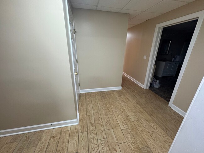 Building Photo - 691 Bear Creek Rd