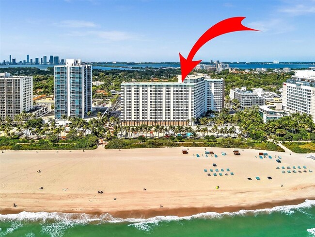 Primary Photo - 2899 Collins Ave