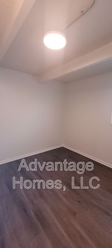 Building Photo - 829 N 70th Terrace