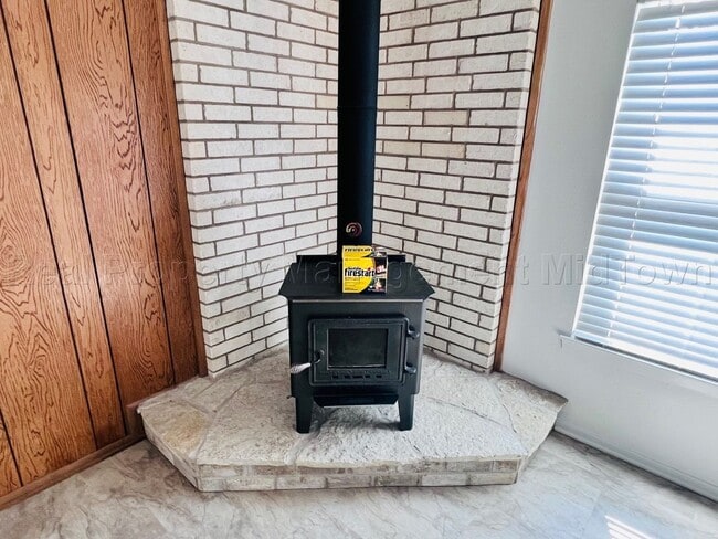 Building Photo - 2925 Fairway Dr