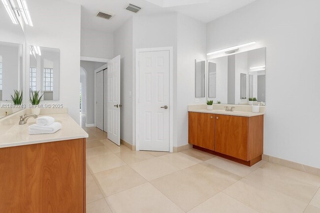 Building Photo - 14032 NW 15th Dr