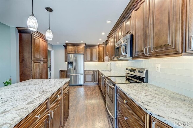 Building Photo - 14991 Broadmont Dr
