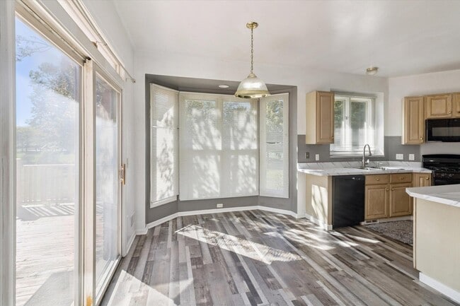 Building Photo - 45443 Glengarry Blvd