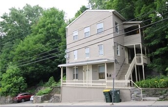 Building Photo - 3-7 Maple Street - Unit 7