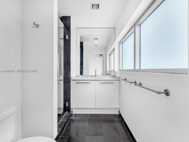 Building Photo - 900 Biscayne Blvd