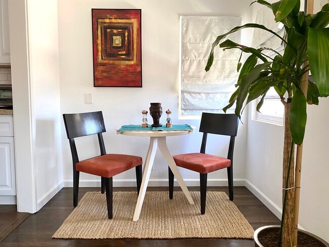 Dining Room - 811 E Nutwood St
