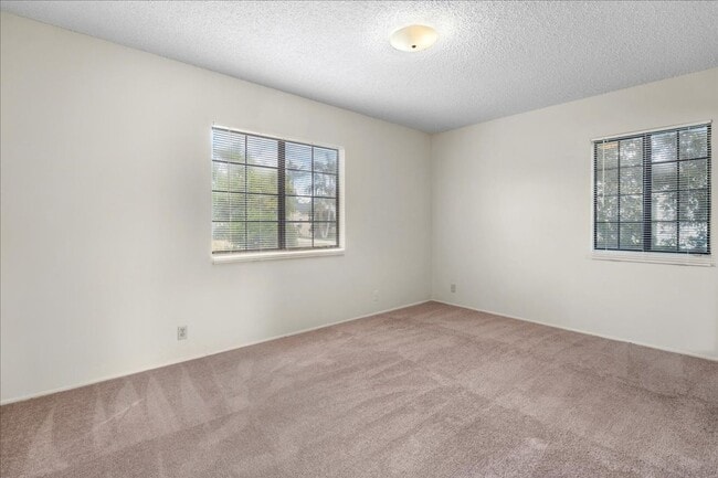 Building Photo - Charming Alhambra Traditional with Bonus R...