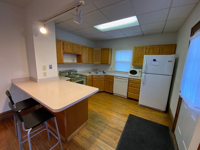 Building Photo - Indianola Ave 2777-2779 LAMT