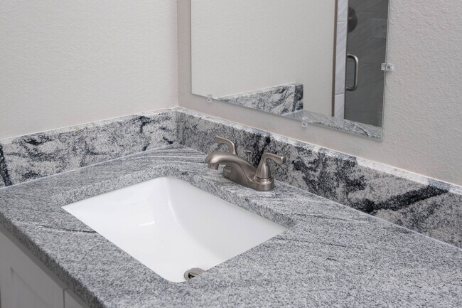 Building Photo - 1711 2nd Ave