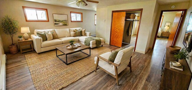 Building Photo - 253 Hillside Cir