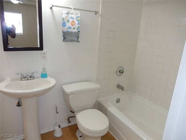 Building Photo - 3309 2nd St SW