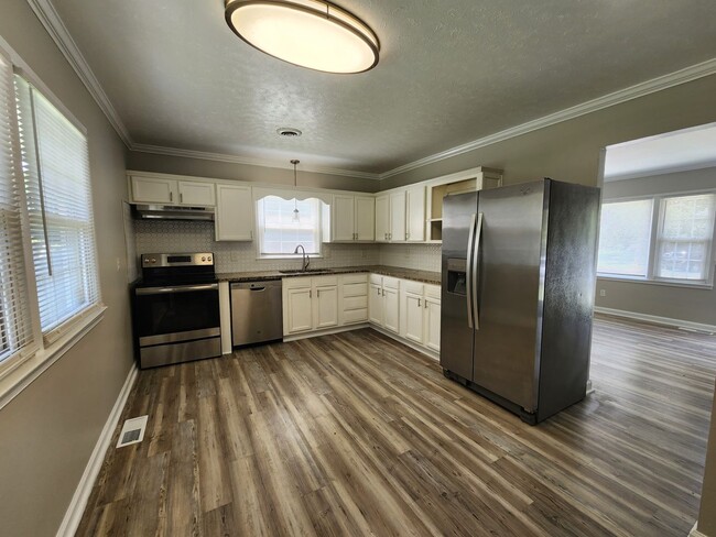 Building Photo - Briarfield Terrace