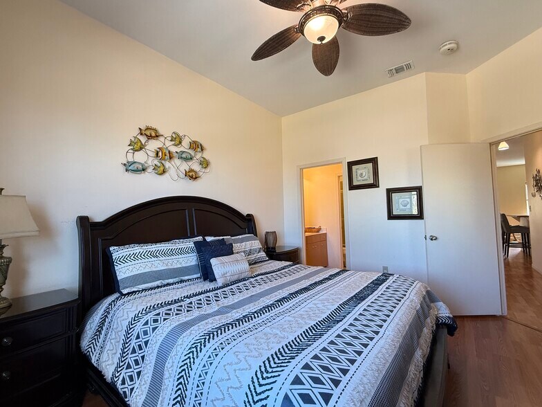 Building Photo - 6410 Padre Blvd