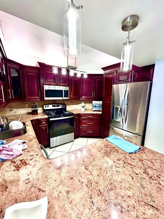 Building Photo - 3725 S Ocean Dr