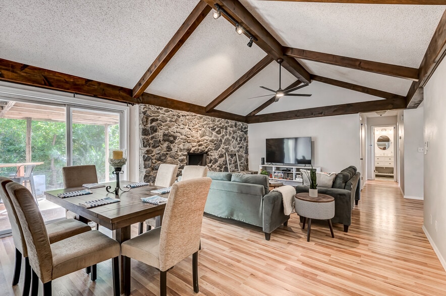 Building Photo - 705 N Dryden Cir