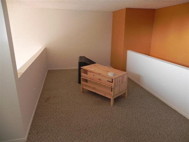 Building Photo - 2BR/2BA LOFT CONDO IN BIXBY KNOLLS
