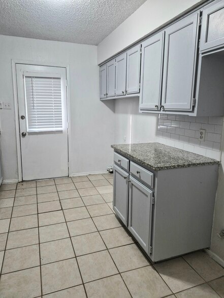 Building Photo - 214 Pine Meadow Dr