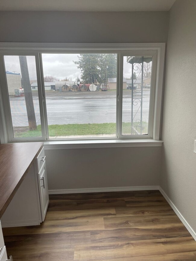 Building Photo - Adorable Newly Remodeled Rancher in Reardan