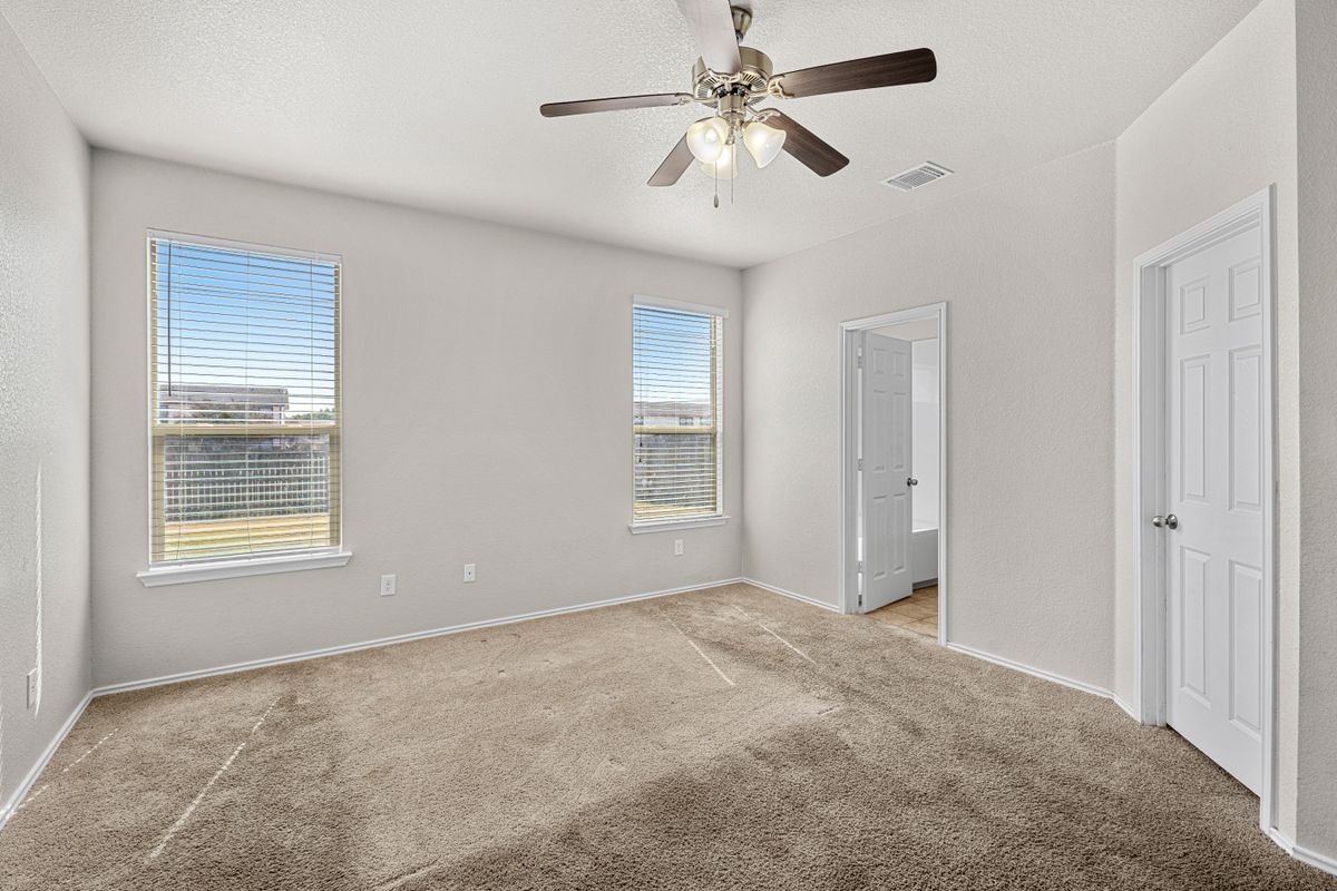 Building Photo - 1602 Gigante Dr