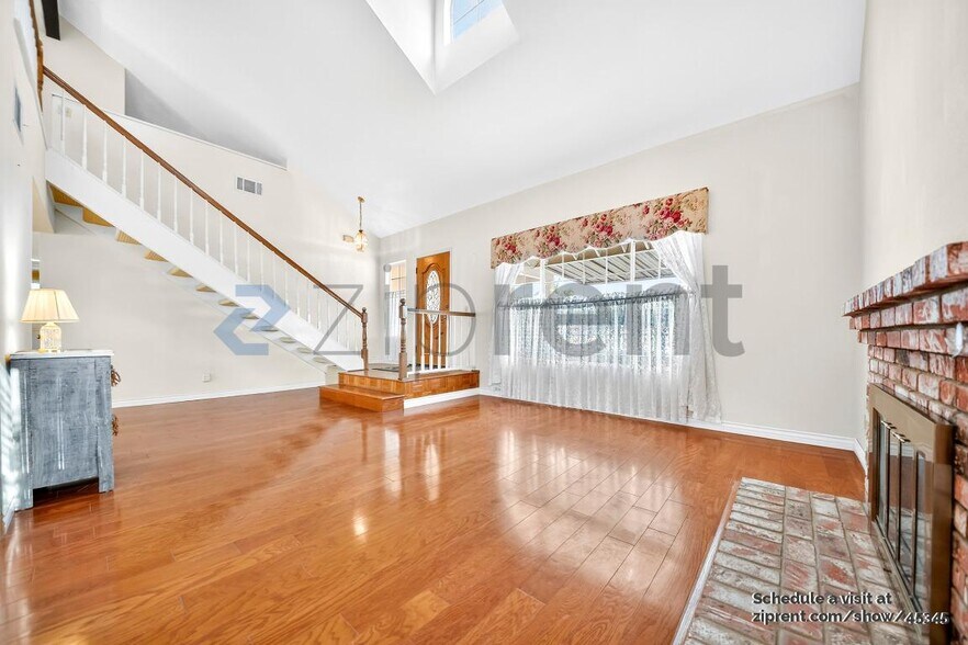 Building Photo - 22136 Woodcreek Ln