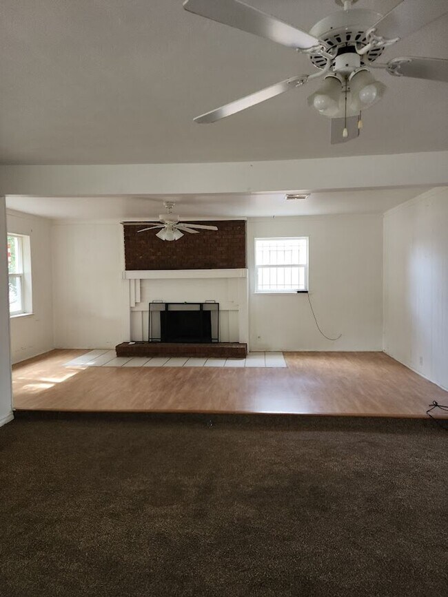 Building Photo - Long Realty & Property Management - 3 Bedr...